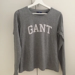  - Tröja från gant i nyskick.   Köparen står för frakt.