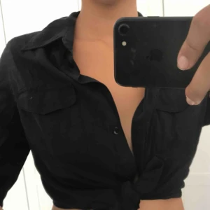  - Svart skjorta, använd 3 gg