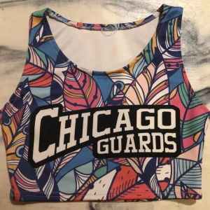  - Full color Crop top  stl. xs-s (+15kr frakt)