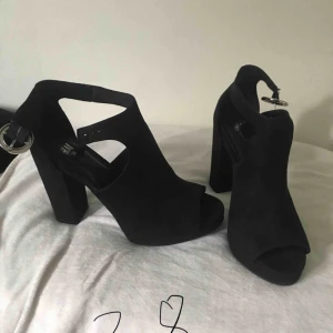  - Klackskor från hm helt nya 