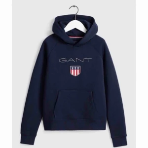  - Sliten, så svag färg & snören medföljer ej.