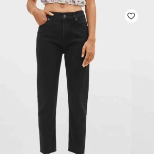  - Nypris: 249kr Använda 2-3 gånger Strl: 34 Frakt ingår, beroende på vart du bor