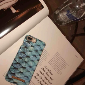  - Skal ifrån Idealofsweden, nyskick säljer pga ny telefon. Möts upp i Täby eller TC. Annars betalar du frakten. Passar iPhone 7 och 8 Plus