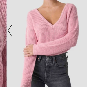  - Jättefin tröja från Nakd, samma modell som på bilden men i en mörkgrön färg. Har tyvärr inte kommit till användning och därför säljer jag den!