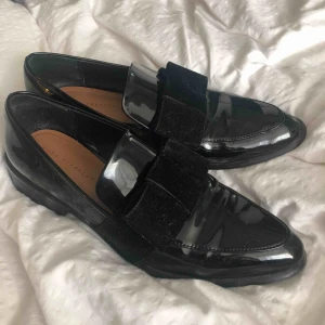  - Lackskor från Zara använda en gång säljs pga fel storlek 