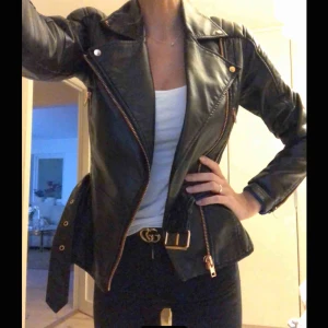  - Jacka i stl xxs  Använd 2 gånger, nyskick 