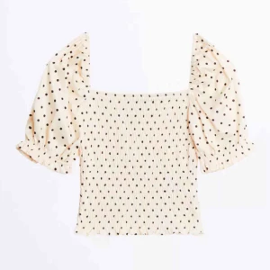  - Säljer denna såå fina topp från Gina tricot pga att den ej används!😊