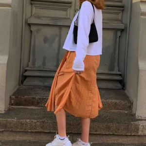  - Säljer mina vita Nike Mk2 tekno sneakers!!!  Använda men i bra skick. Fler bilder kan fås vid intresse🥰 Strl. 37.5💕💕💕