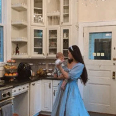 Meriam 🛍️👛👚👠👗