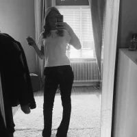 Maja👩🏽‍❤️‍💋‍👩🏼