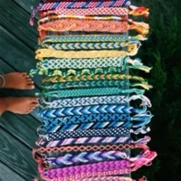 Friendship_bracelets
