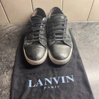 Resell store