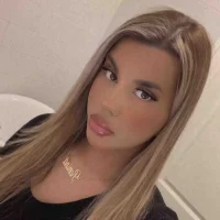 Romina Ebrahimi pour