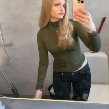 Bella Lundell