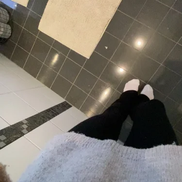 elin👩‍❤️‍💋‍👩