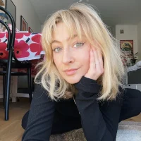 Simonehagred