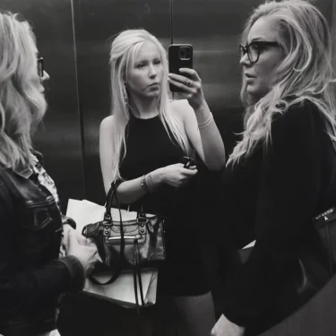 Iris🍹🌺🪩☀️