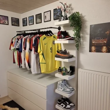 Niche Wardrobe