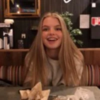 Hennie🌈⚡️🍒