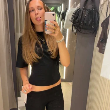 Emelie👙😽