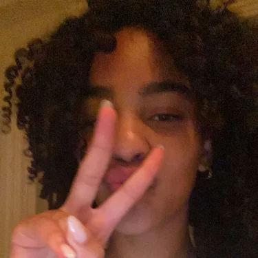 Linnea🪩🥂🛍️