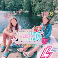 2girls.säljer.saker